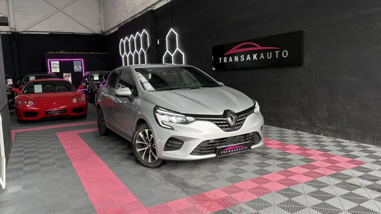 Renault Clio V INTENS 1.3 TCe 140 cv CAMERA DE RECUL APPLE CARPLAY FAIBLE KM — photo 1 of 40
