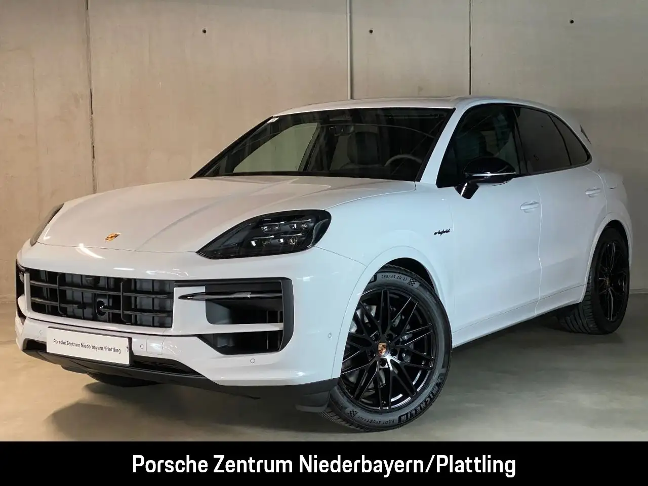 Porsche Cayenne E-Hybrid Black Edition | el. AHK | — photo 1 of 15