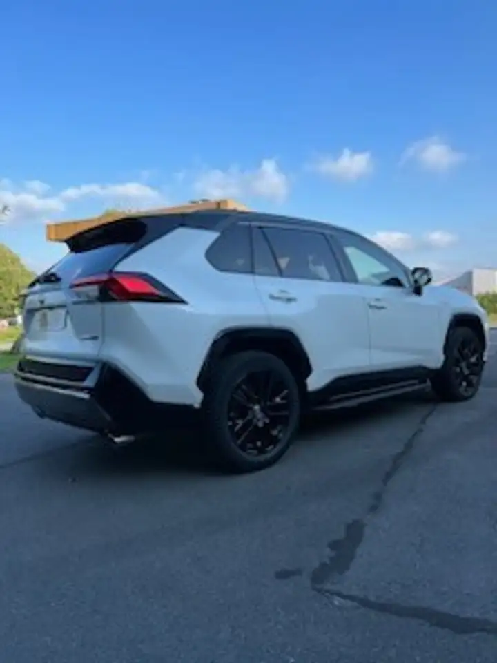 Toyota RAV4 Hybride 218 ch 2WD Collection — photo 1 of 18