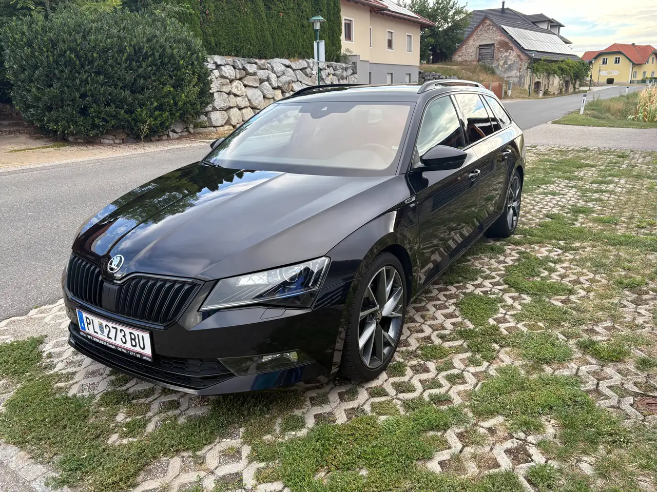 Skoda Superb Superb Kombi 2,0 TDI SCR Sportline DSG Sportline — photo 1 of 34