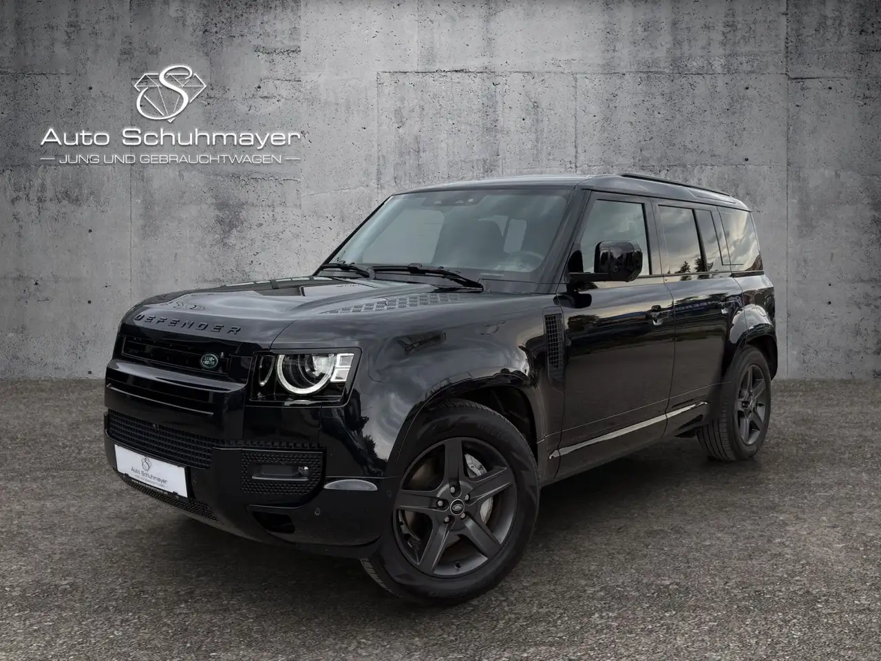 Land Rover Defender 110 P300e AWD X-Dynamic S — photo 1 of 27