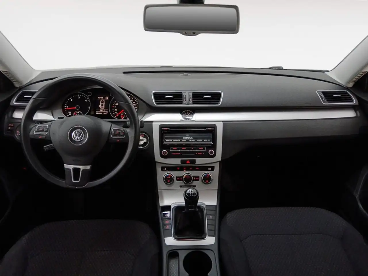 2013 Volkswagen Passat 1.6TDI Edition BMT, photograph 9