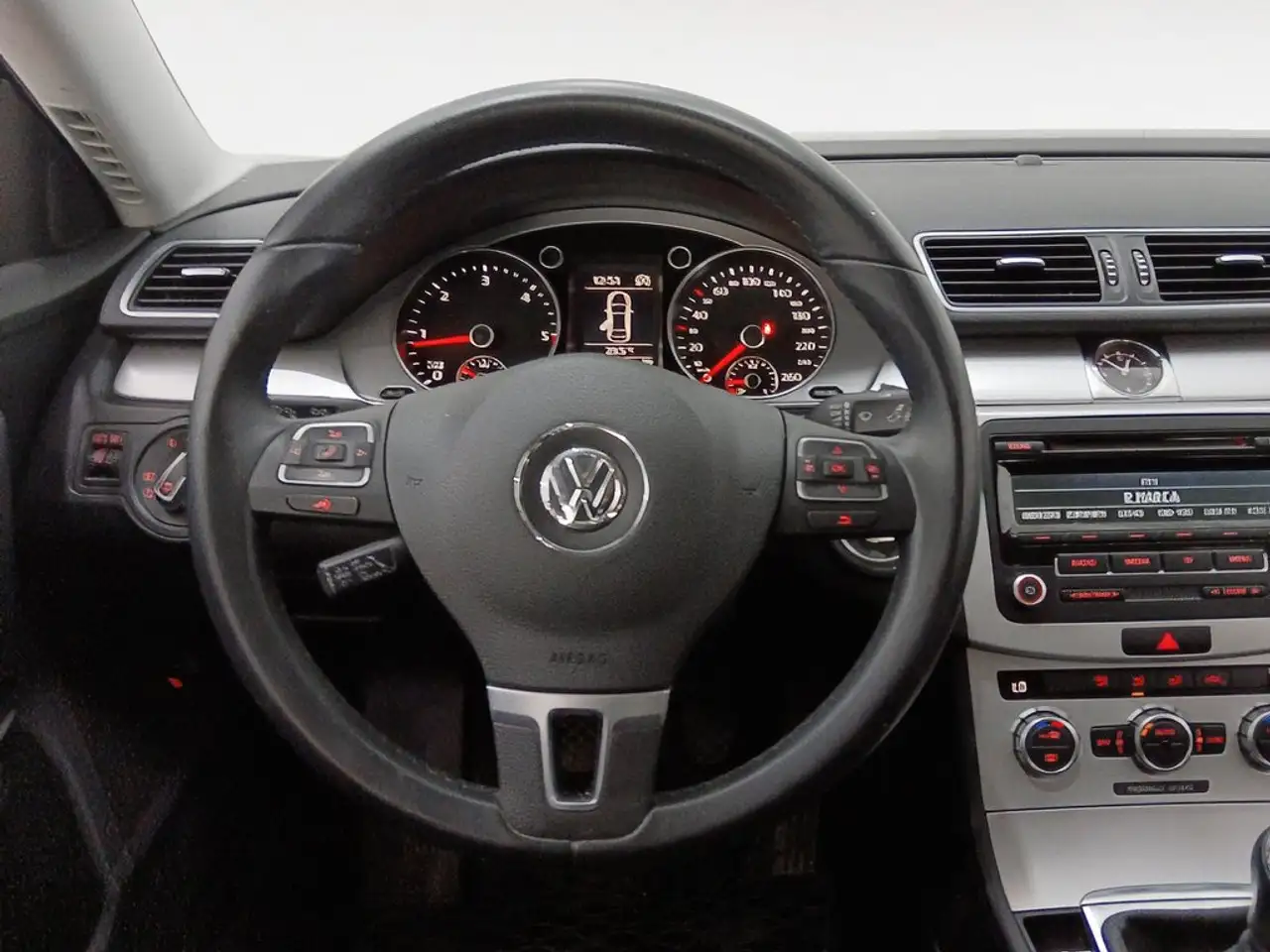 2013 Volkswagen Passat 1.6TDI Edition BMT, photograph 10