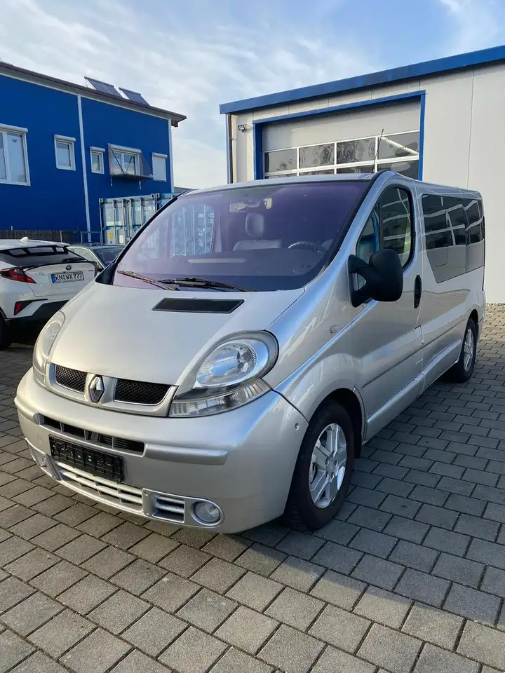 Renault Trafic Generation — photo 1 of 15