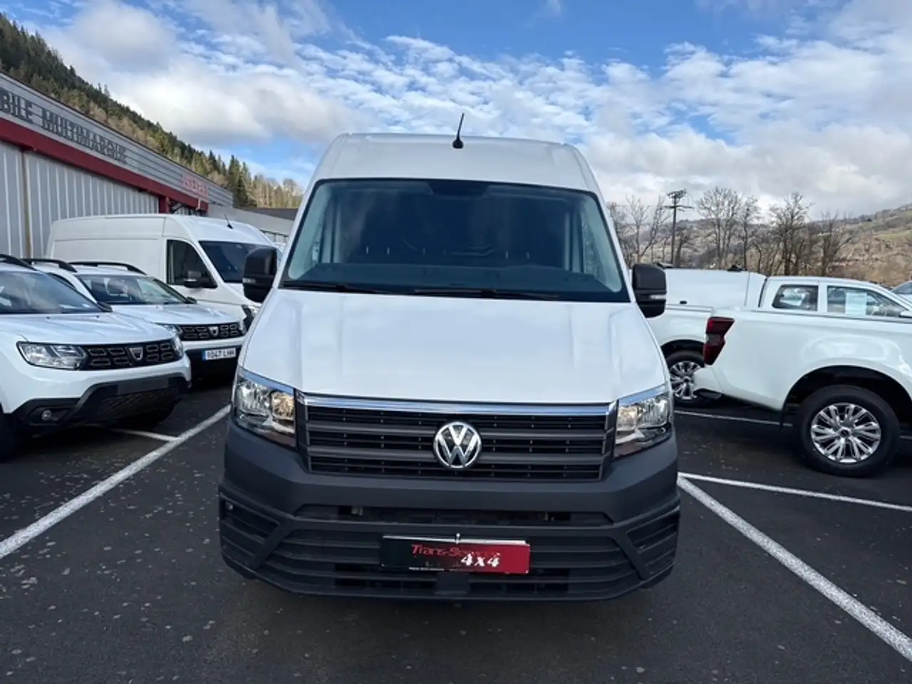 Volkswagen Crafter 30 L3H3 2.0 TDI 140CH BUSINESS TRACTION — photo 1 of 13