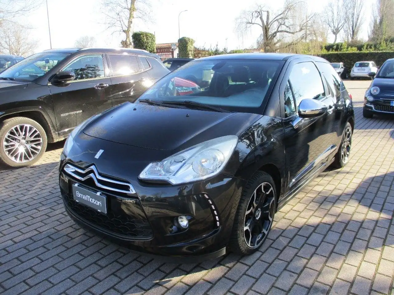DS Automobiles DS 3 1.6 VTi 120 Just Black - Sensori/ClimaAuto — photo 1 of 15