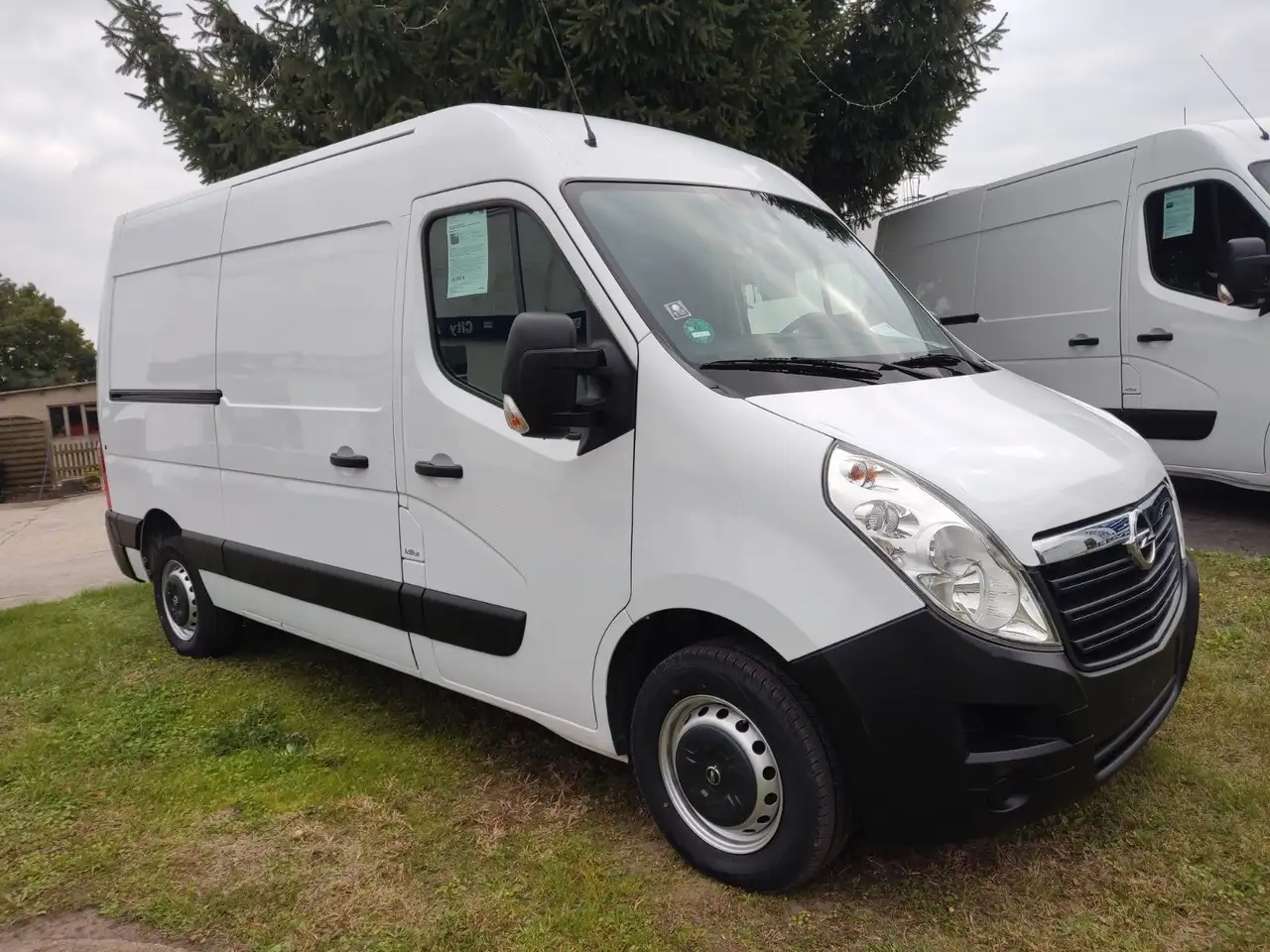 Opel Movano PDC L2H2 Klima 3,5 to AHK Reifen HU Neu — photo 1 of 20