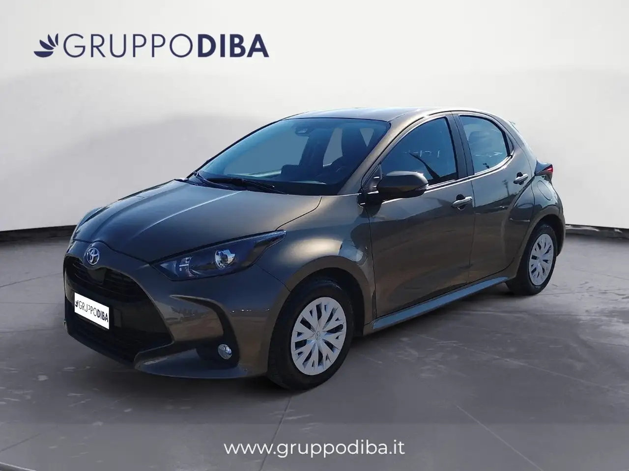 Toyota Yaris IV 2020 1.0 Active — photo 1 of 15