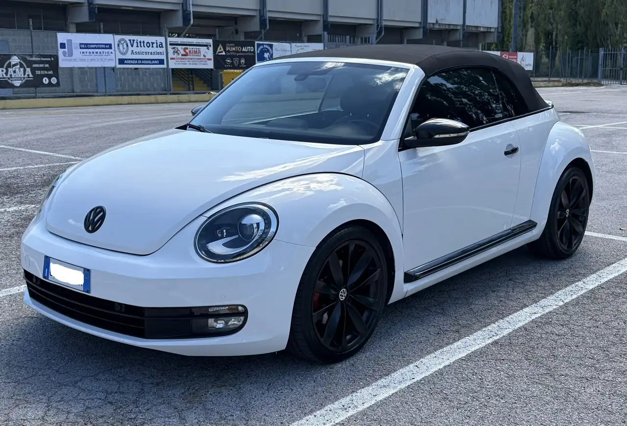Volkswagen Maggiolino Cabrio 1.4 tsi Sport 160cv dsg — photo 1 of 11