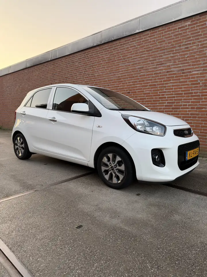 Kia Picanto Kia Picanto 2016 | 55.600 km | Camera | Climate co — photo 1 of 20