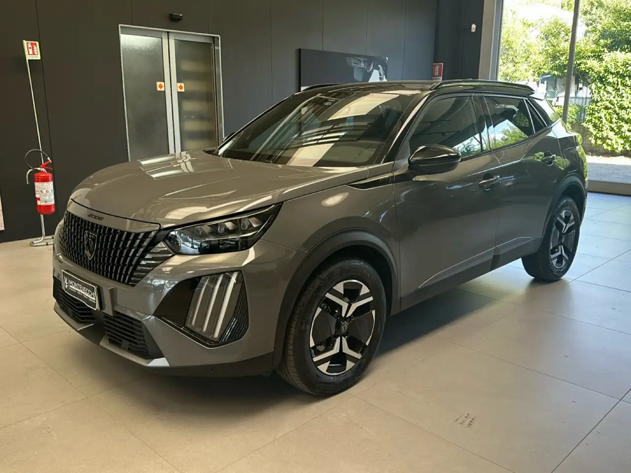 Peugeot 2008 1.2 hybrid GT 145cv e-dcs6 — photo 1 of 15