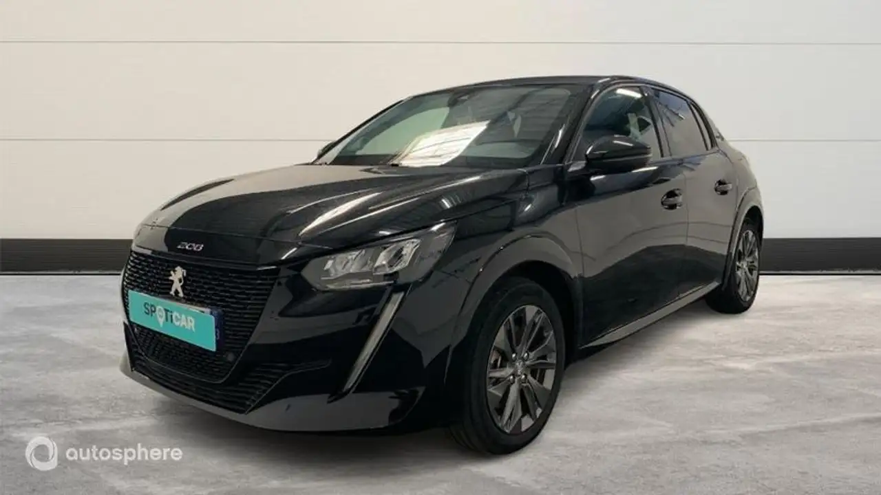 Peugeot 208 e-208 136ch Style — photo 1 of 15
