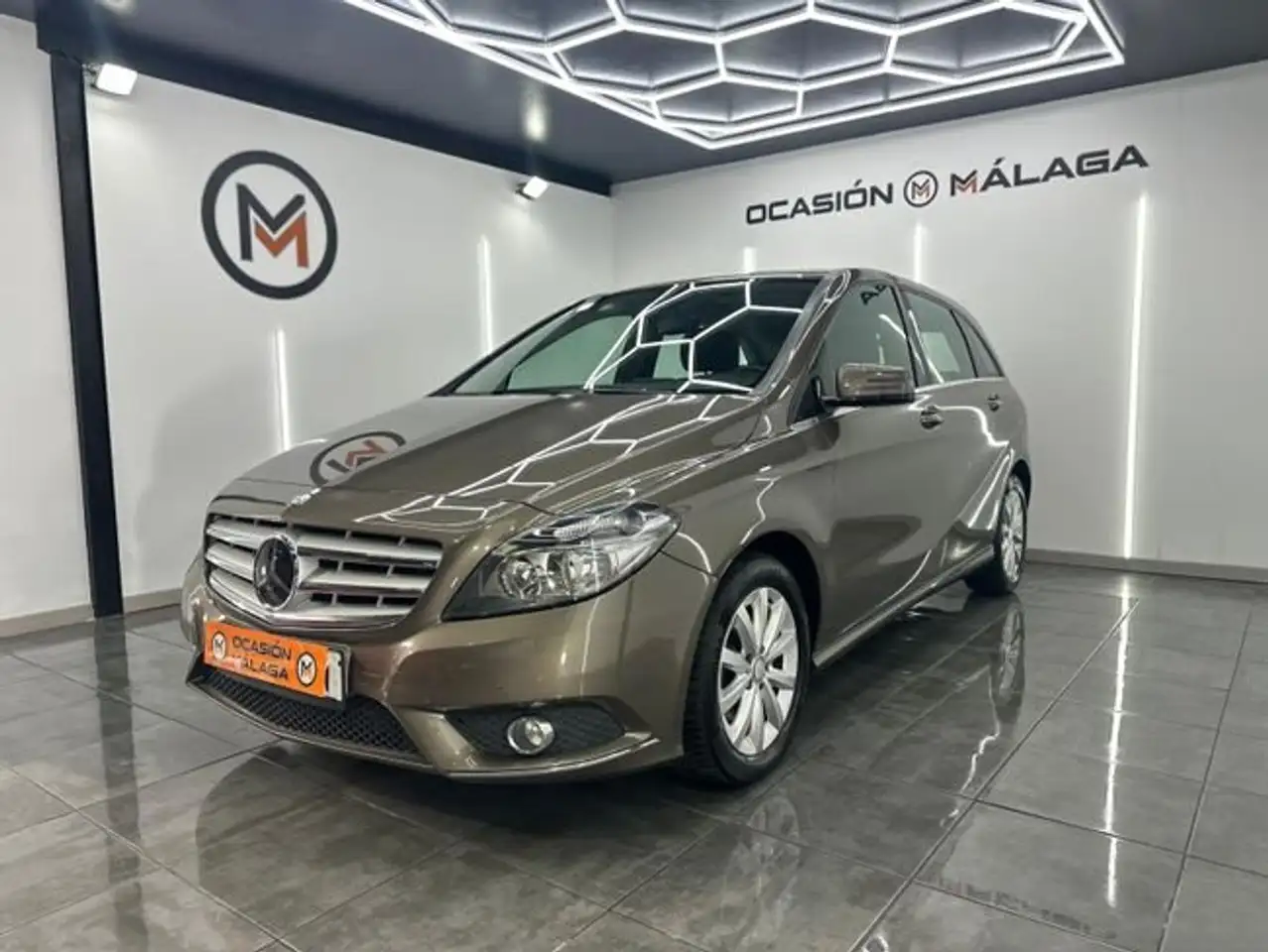 Mercedes-Benz B 200 CDI BlueEFFICIENCY — photo 1 of 28