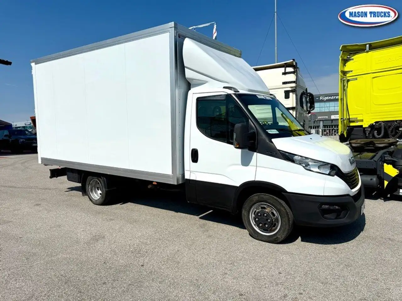 Iveco Daily 35c140 — photo 1 of 11