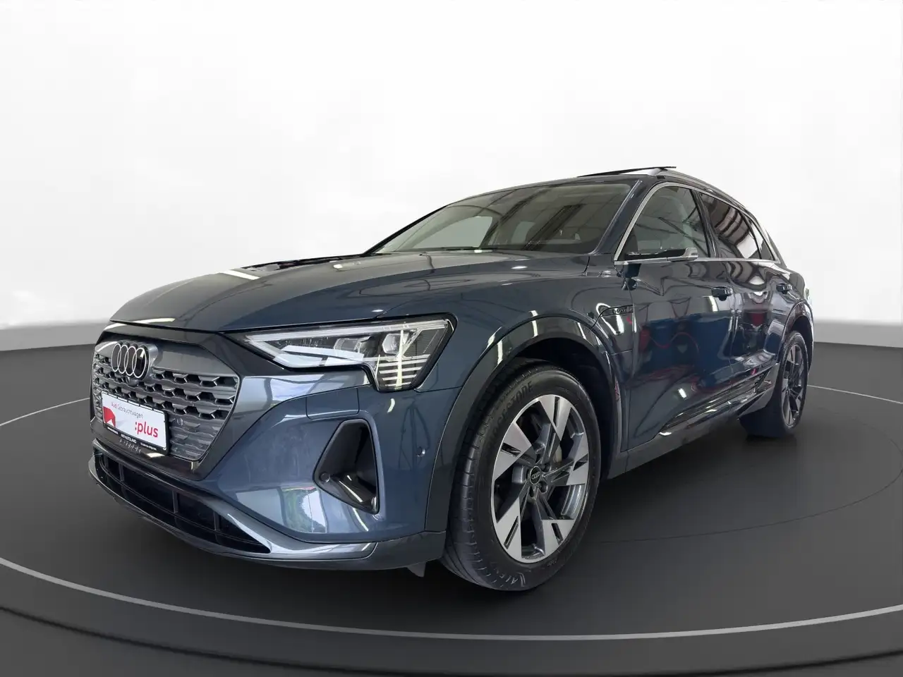 Audi Q8 e-tron 55 quattro advanced | AHK | LED — photo 1 of 15