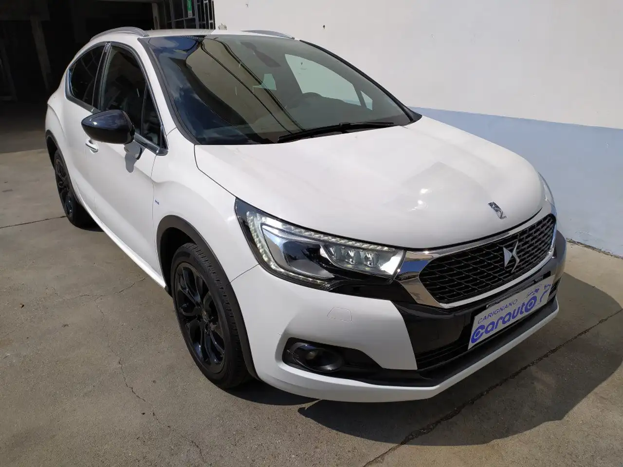 DS Automobiles DS 4 Crossback 120 HDI Sport Chic CBC — photo 1 of 15