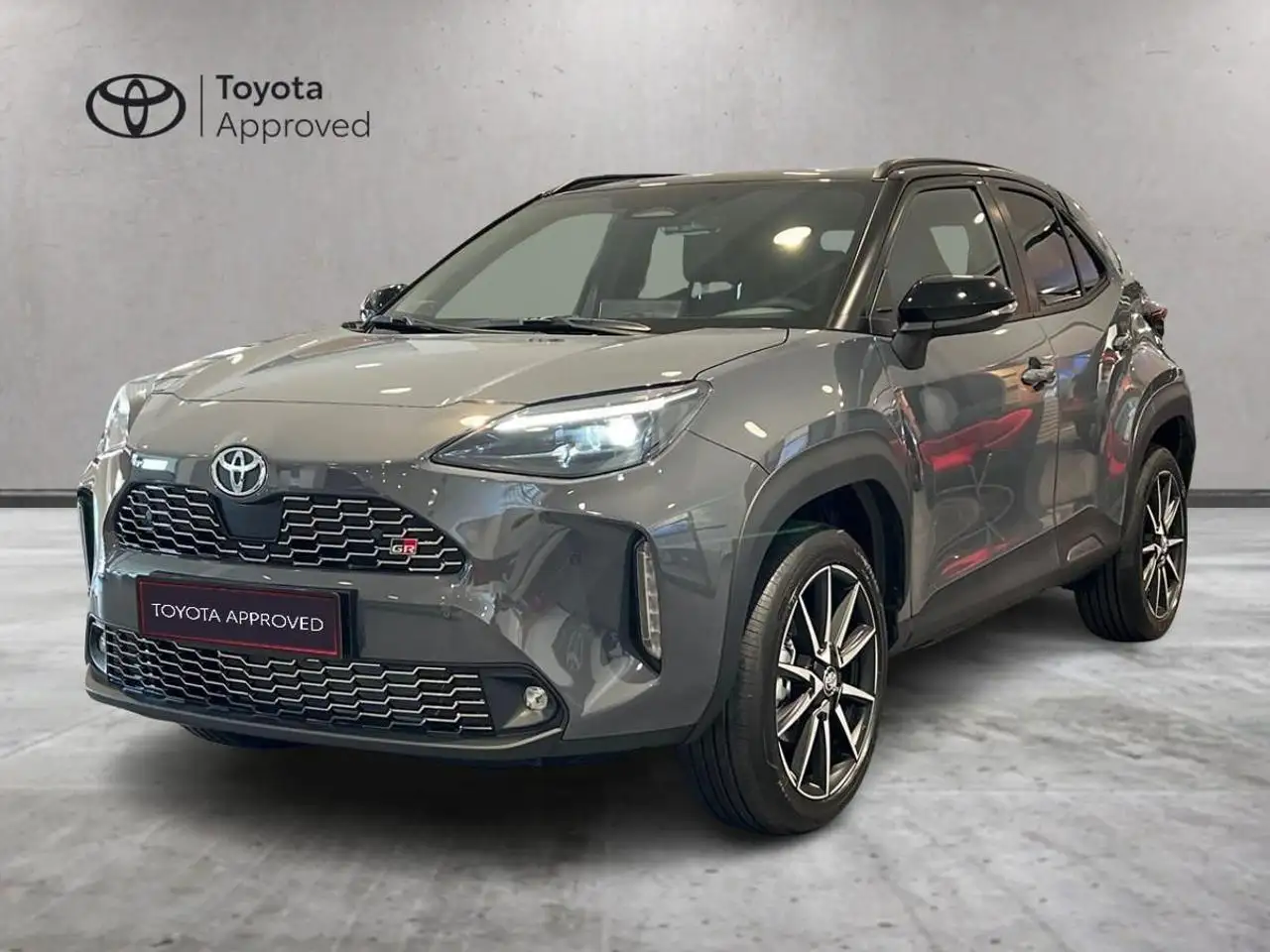 Toyota Yaris Cross 1.5H (130 CV) GR Sport E-CVT — photo 1 of 15