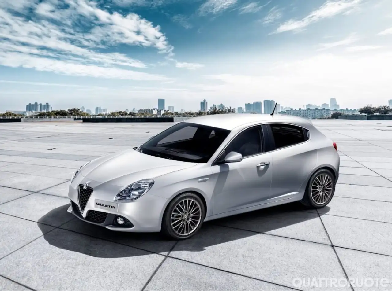 Alfa Romeo Giulietta 1.6 JTDm 120 CV Super — photo 1 of 1
