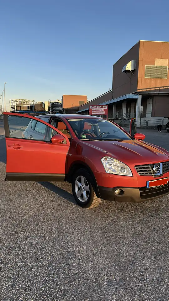 Nissan Qashqai 1.6 acenta | TÜV bis 01/2028 | 138.000km — photo 1 of 10