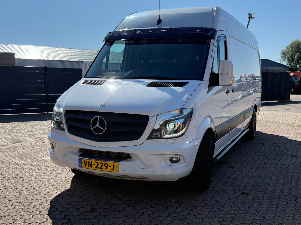 Mercedes-Benz Sprinter 319 3.0 CDI V6 MAXI L3H2 — photo 1 of 19