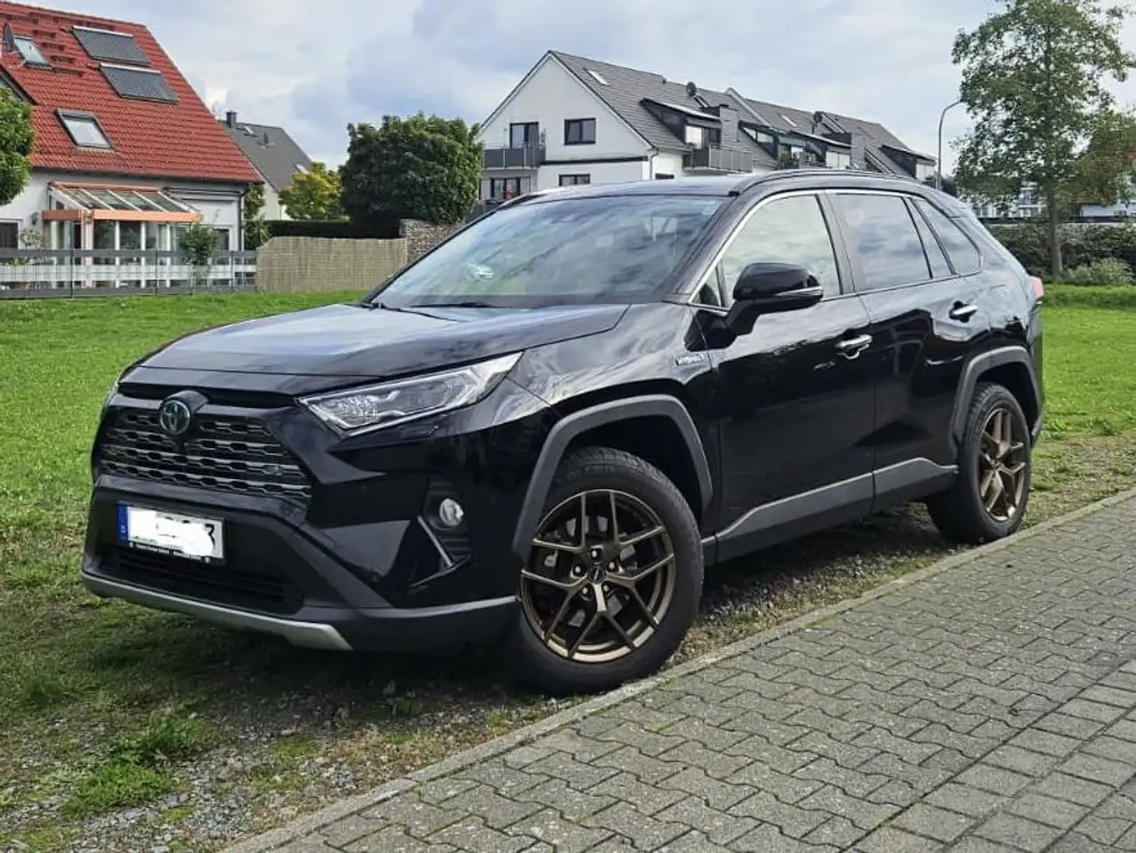 Toyota RAV 4 RAV4 Hybrid RAV 4 2.5 4x4 Hybrid Lounge — photo 1 of 7