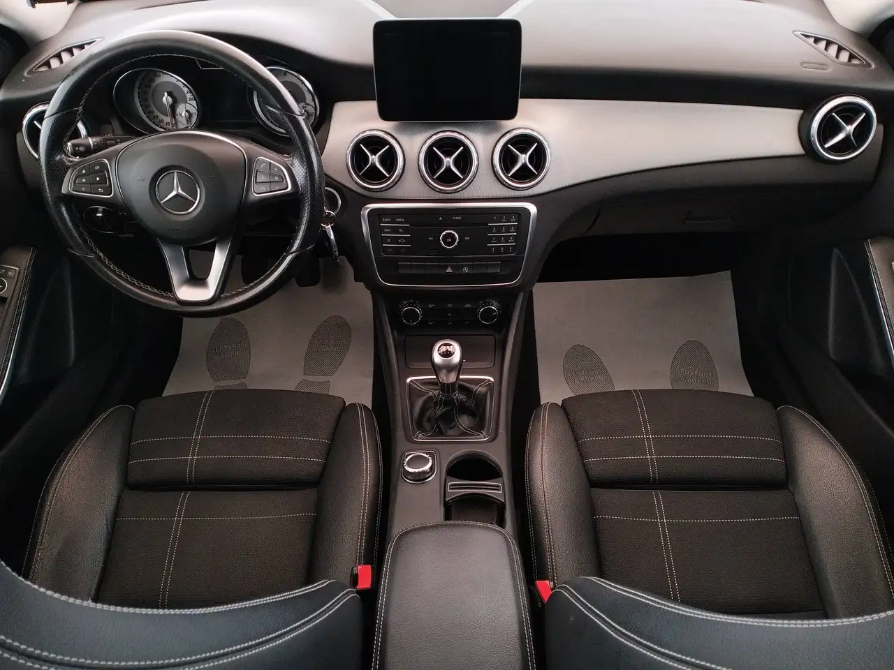 2016 Mercedes-Benz GLA 200 d (cdi) Sport, photograph 8