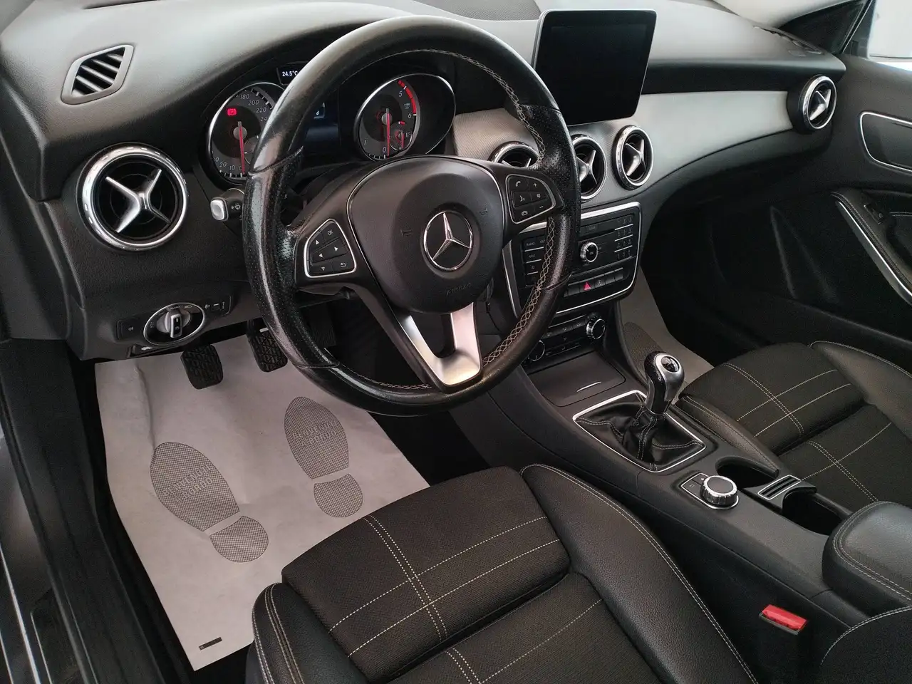 2016 Mercedes-Benz GLA 200 d (cdi) Sport, photograph 9