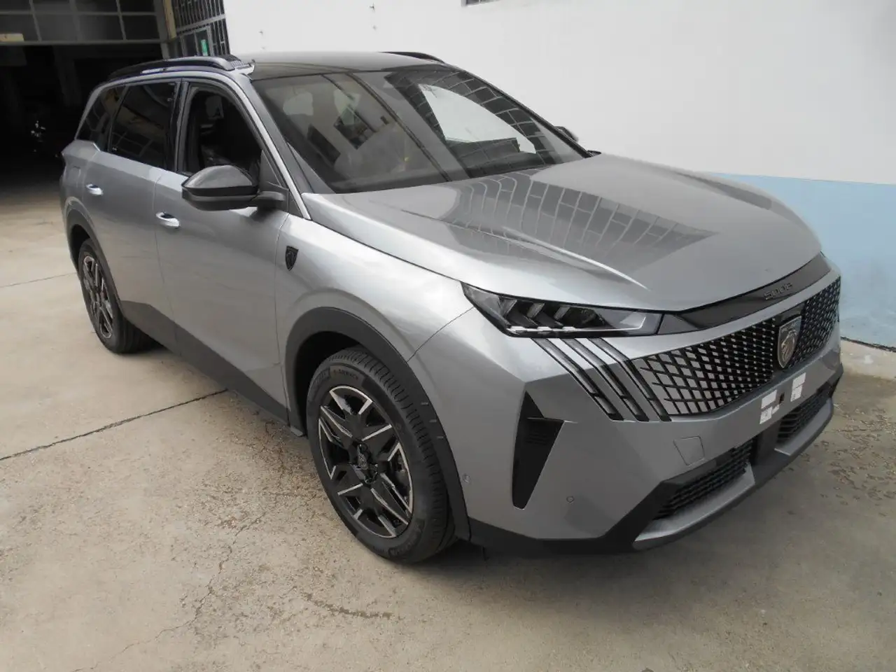 Peugeot 5008 145 hybrid Allure 7p.ti e-dcs6 CBC Navig-Cleg19 — photo 1 of 13