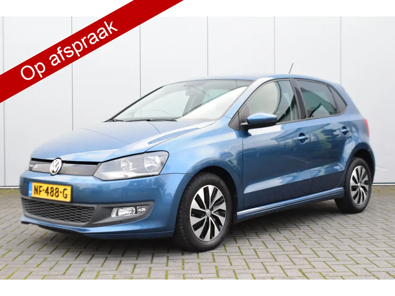 Volkswagen Polo 1.0 BlueMotion Edition Priv/Glass Navi/Carplay Air — photo 1 of 19