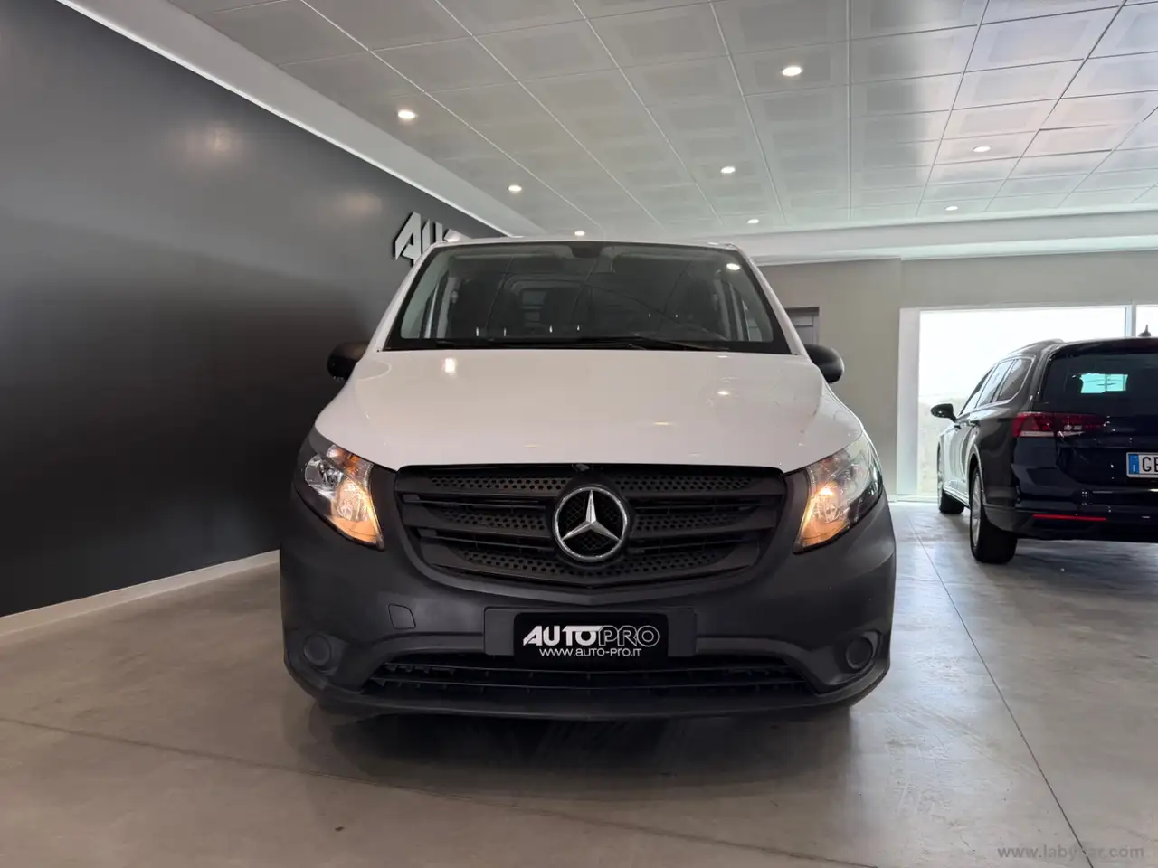 Mercedes-Benz Vito 1.6 111 CDI PC Furg. Compact — photo 1 of 15