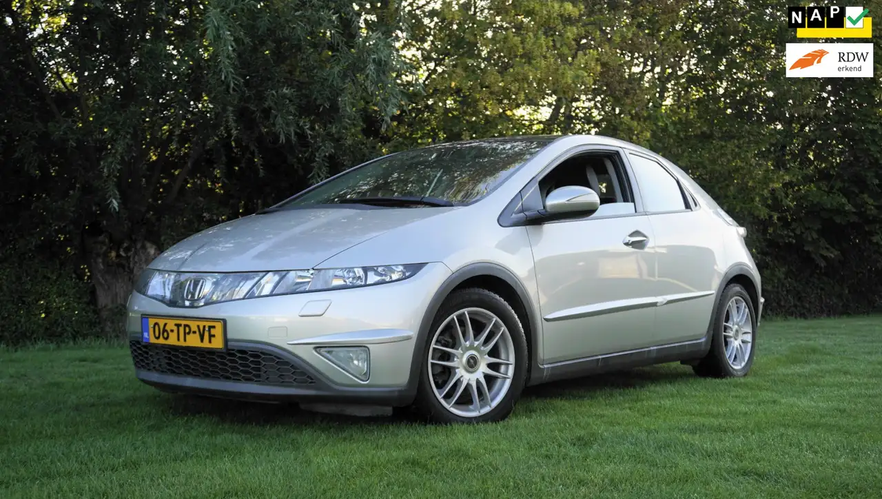 Honda Civic 1.8 Executive 68199 KM — photo 1 of 18