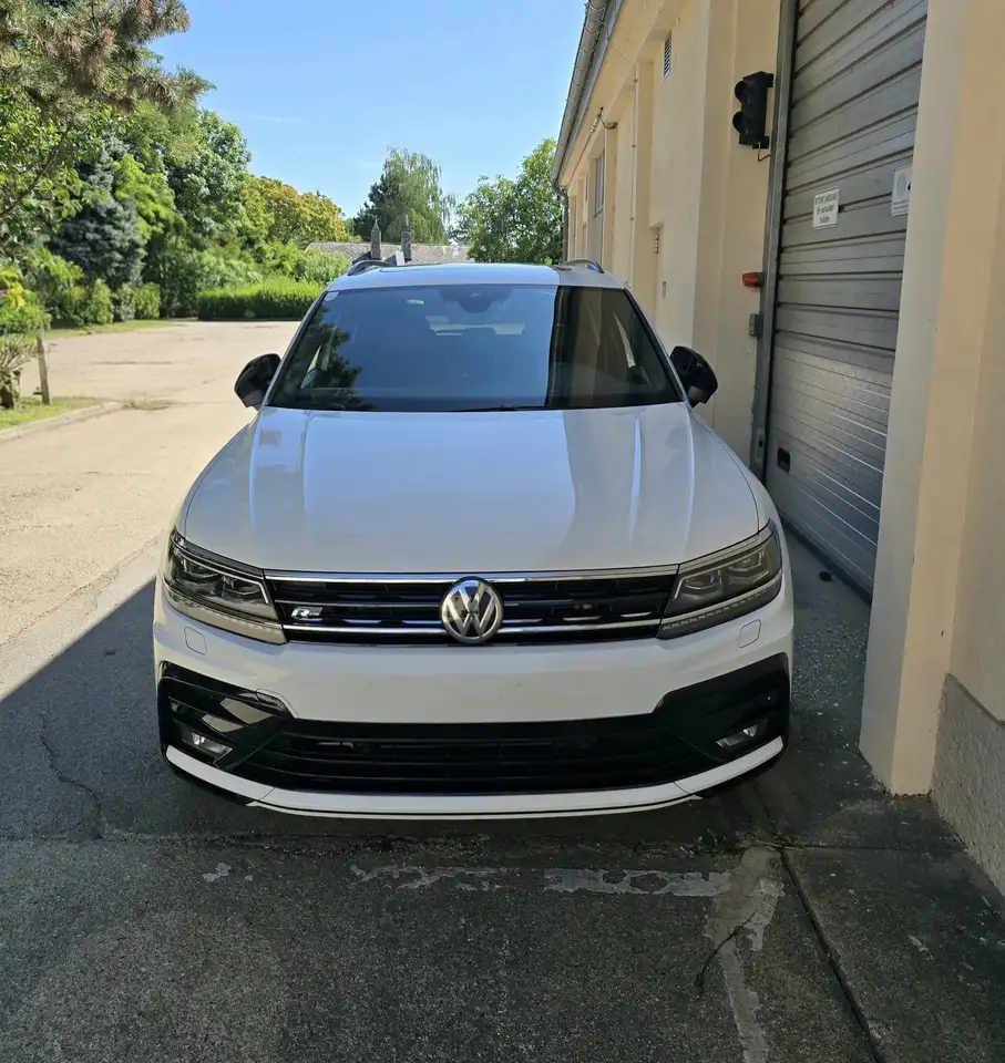 Volkswagen Tiguan 1,5 TSI ACT Sky DSG — photo 1 of 20