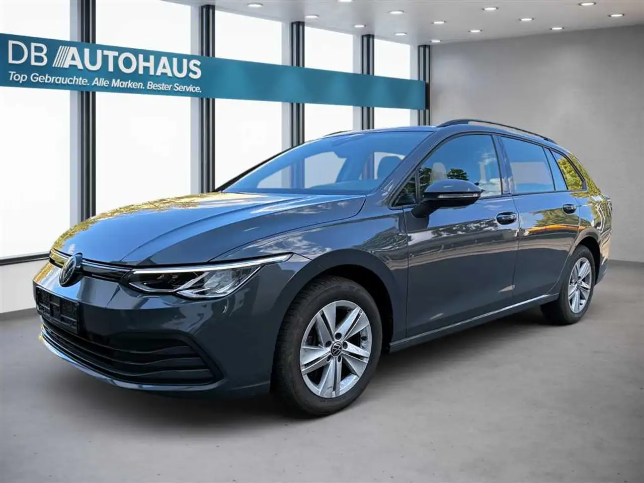 Volkswagen Golf Life 2.0 TDI — photo 1 of 24
