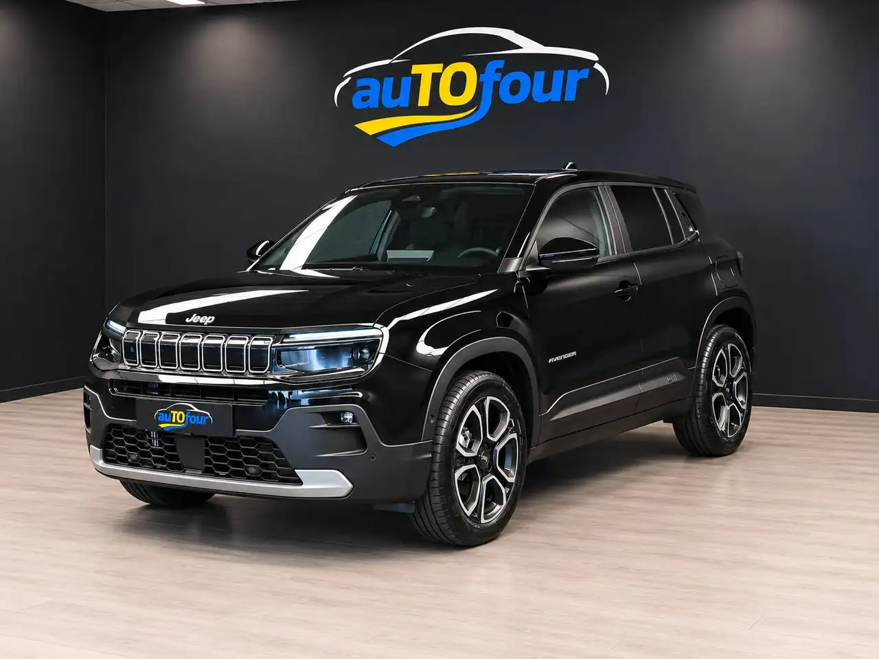 Jeep Avenger Avenger 1.2 turbo e-hybrid mhev Summit fwd 110cv edct6 — photo 1 of 25