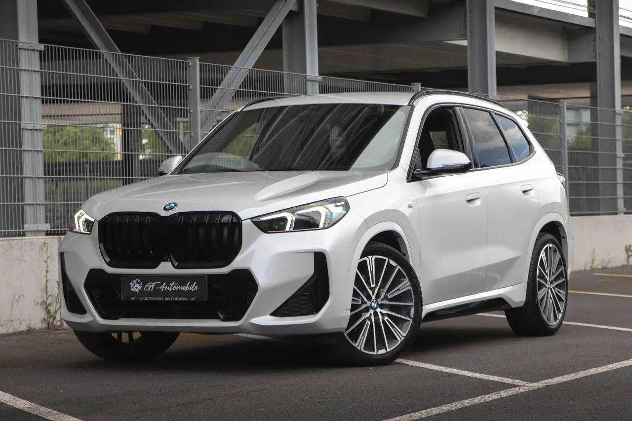 BMW X1 23d xDrive *M Sport*360°*HUD*AHK*Keyless*20" — photo 1 of 25