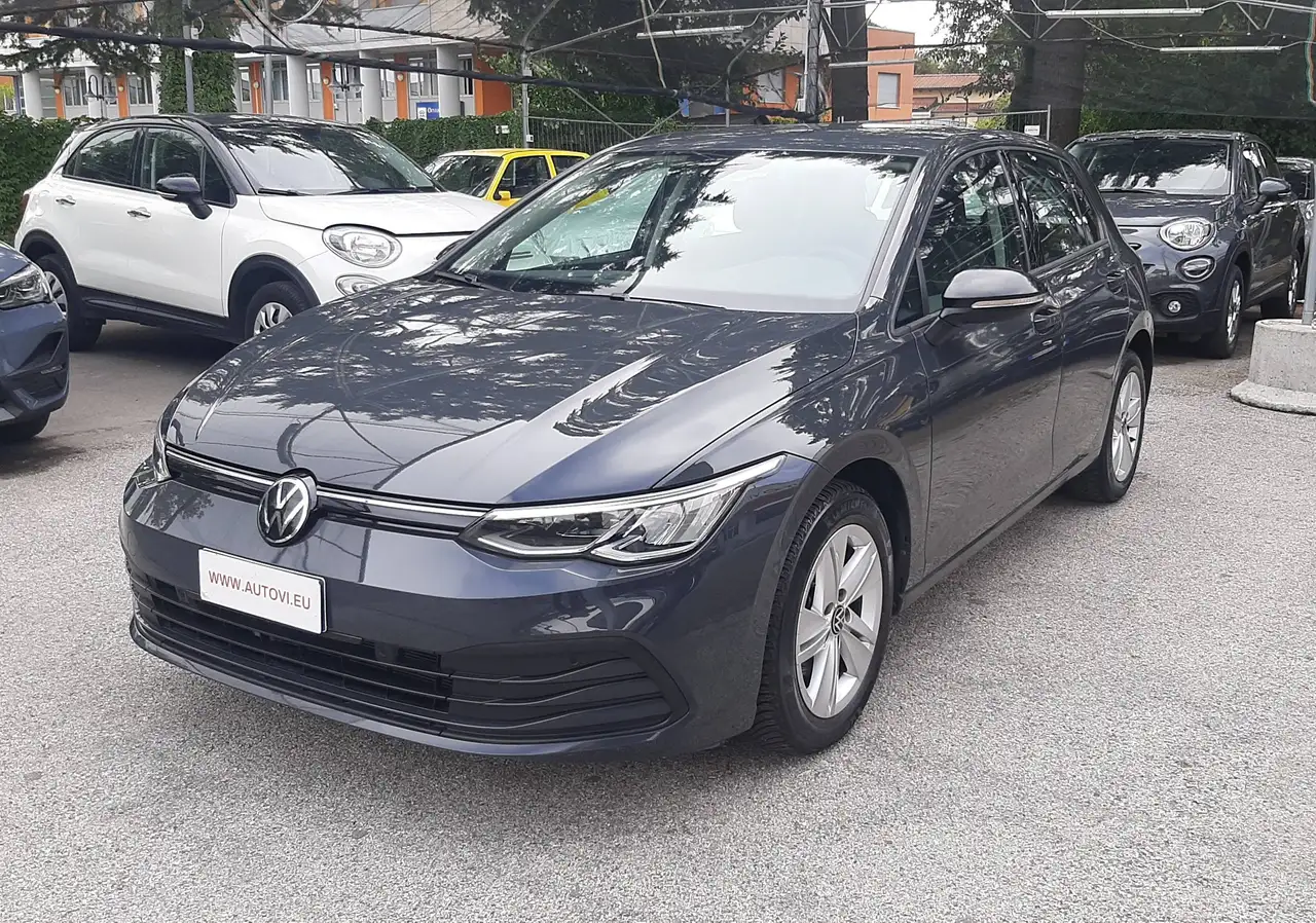 Volkswagen Golf 1.5 tsi evo Life Neopatentati — photo 1 of 17