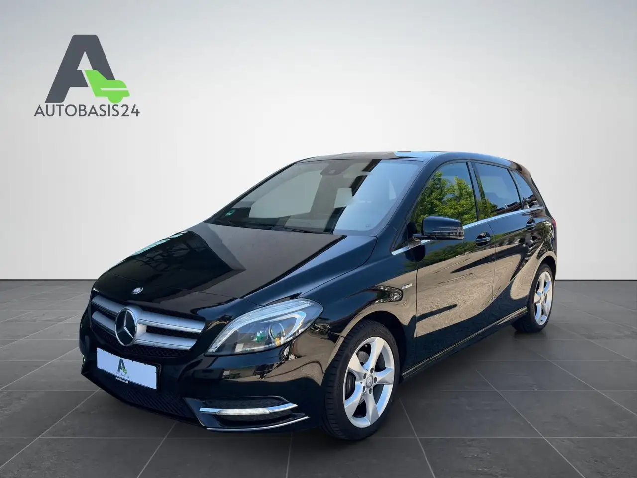 Mercedes-Benz B 200 B200 Edition1 *Navi*Xenon*Sport-Paket*Kamera*AHK — photo 1 of 20