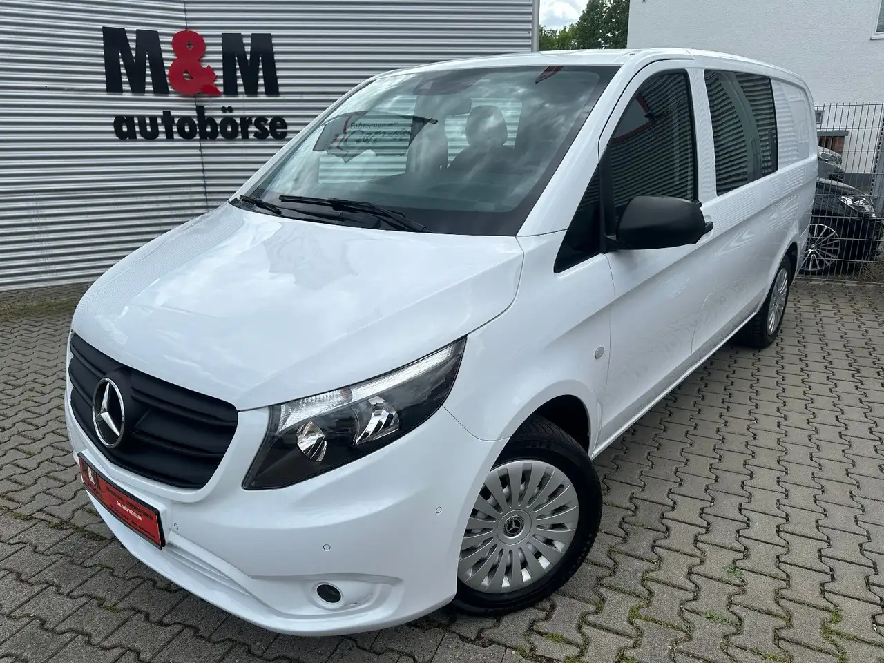 Mercedes-Benz Vito Mixto 119 CDI 4x4 lang AHK/Kamera/Assistenz — photo 1 of 20