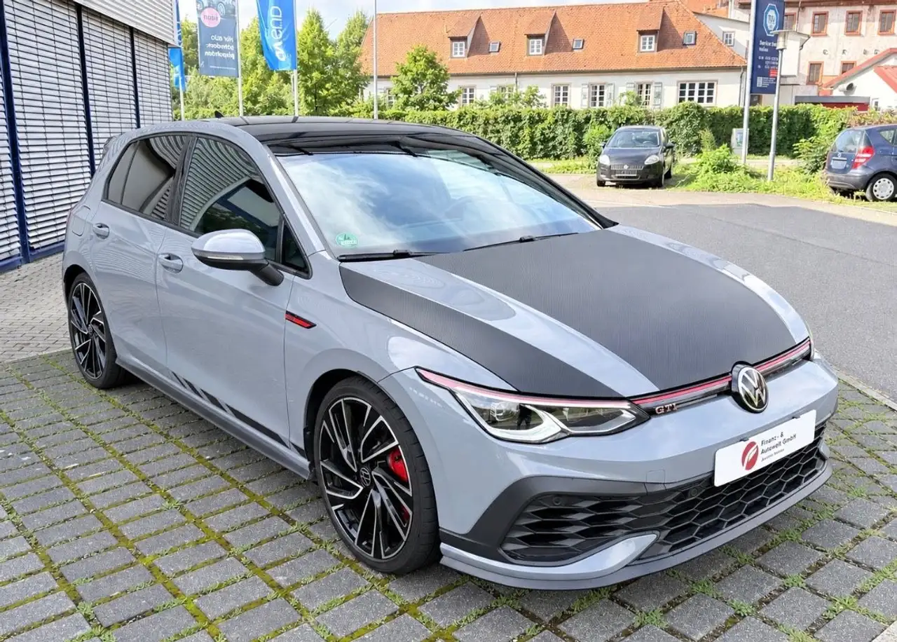 Volkswagen Golf VIII Limo 2.0 TSI GTI Clubsport/LED/NAVI — photo 1 of 28