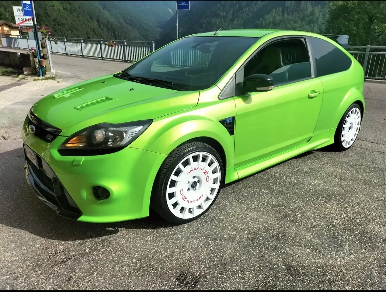 Ford Focus 3p 2.5t RS Ultimate Green edition (rs) 305cv — photo 1 of 6