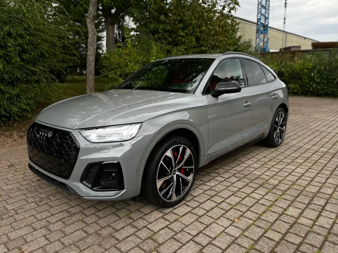 Audi SQ5 3.0 TDI quattro basis — photo 1 of 32