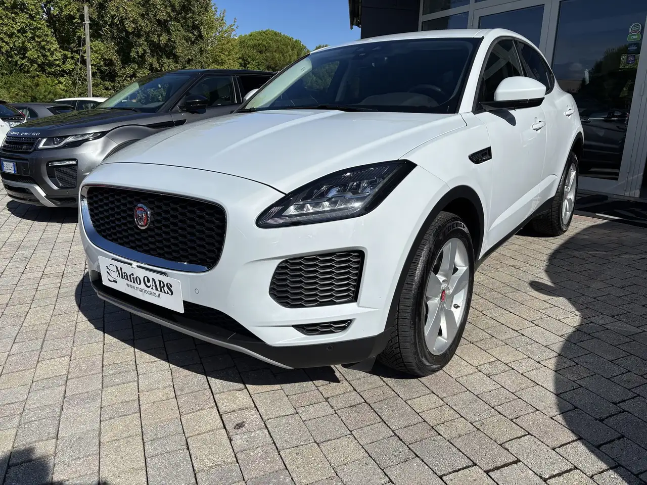 Jaguar E-Pace 2.0P I4 147KW S AUTO 4WD — photo 1 of 40