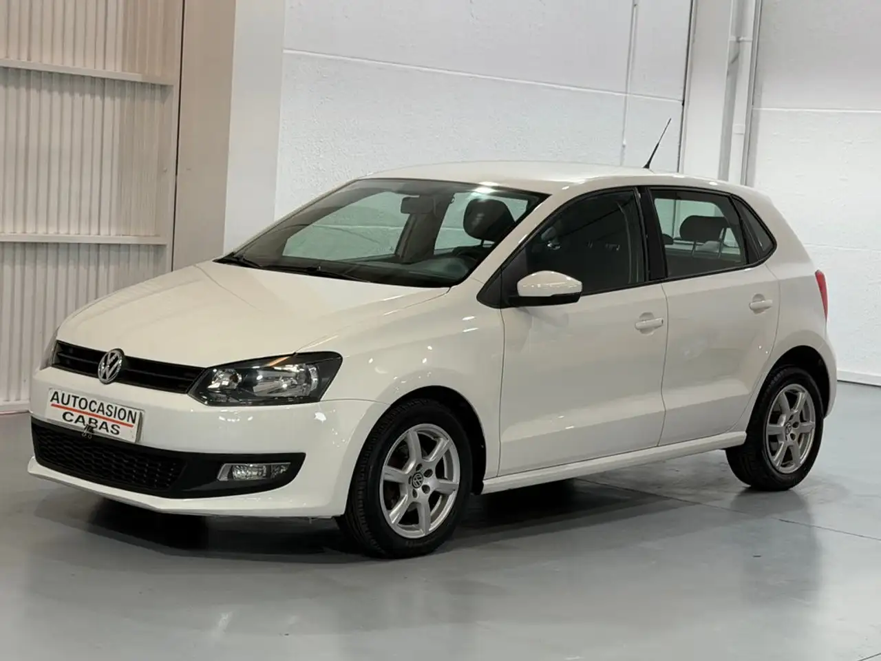 Volkswagen Polo 1.6TDI Advance 90 — photo 1 of 15