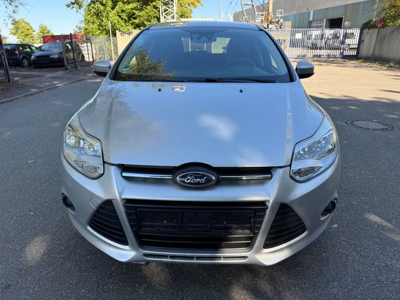 Ford Focus Lim. Trend 1.6 Klima EURO 5 — photo 1 of 28