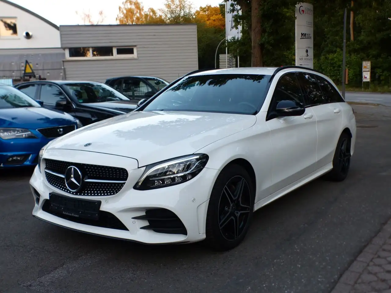 Mercedes-Benz C 220 C220d T 4-Matic AMG-Line Business Plus Head-Up — photo 1 of 15