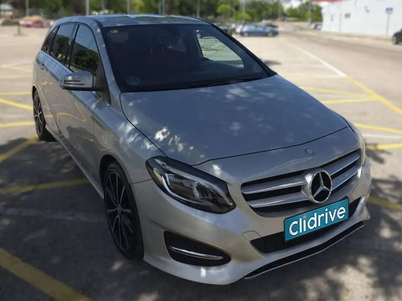 Mercedes-Benz B 200 CDI — photo 1 of 9