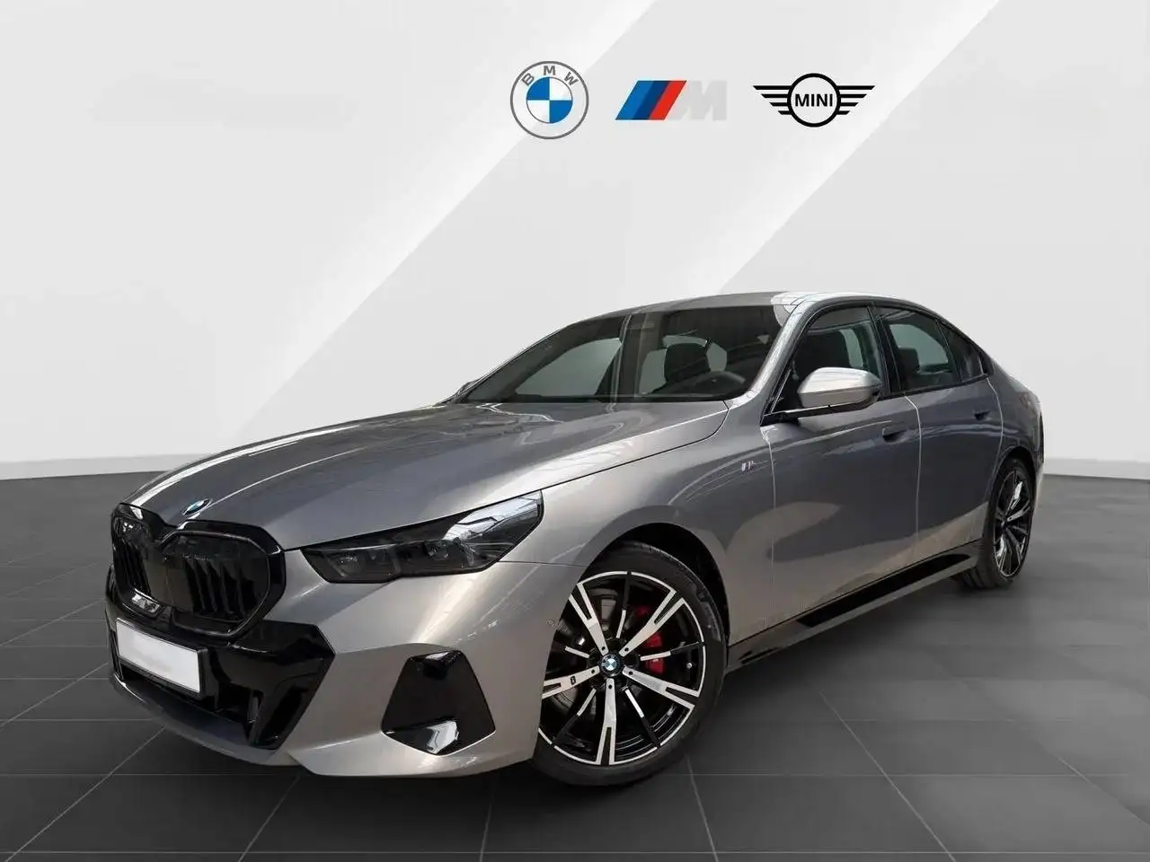 BMW 520 d Limousine M Sport Pro — photo 1 of 15