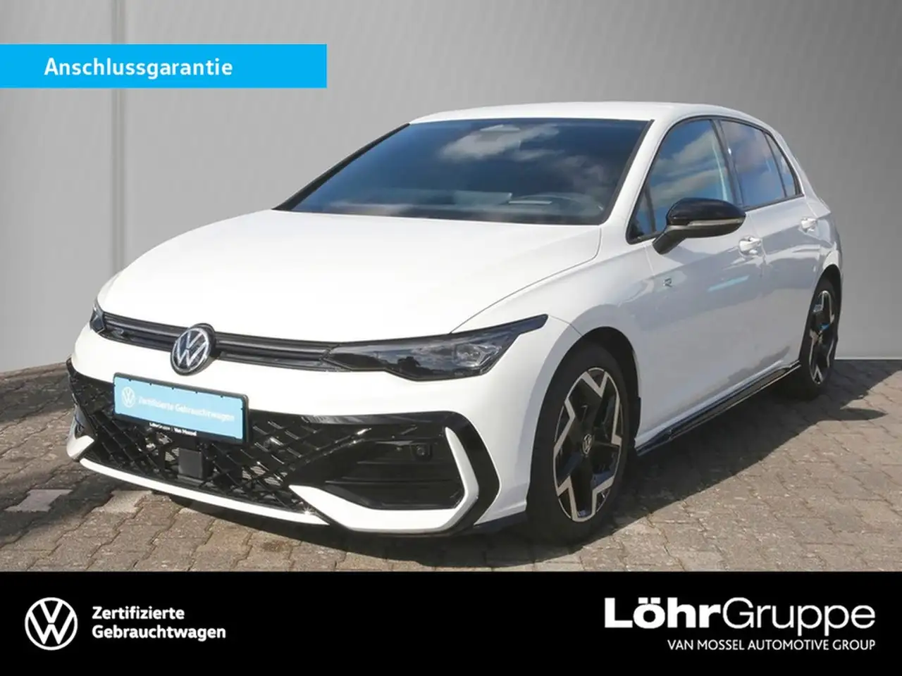 Volkswagen Golf VIII Lim.1.5 eTSI DSG Black Style R-Line — photo 1 of 22