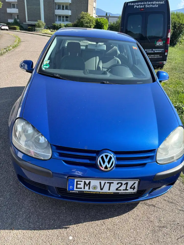 Volkswagen Golf Golf V 5-Türer 1.4 FSI Comfortline — photo 1 of 10