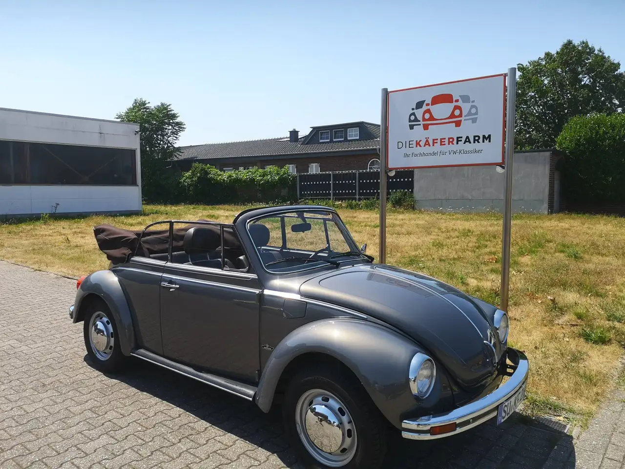 Volkswagen Käfer 1303 Cabriolet — photo 1 of 12